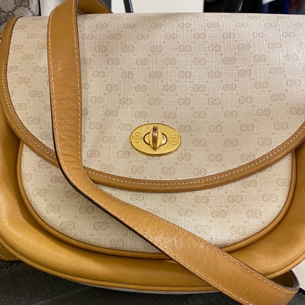 Gorgeous vintage GG gucci crossbody amazing condition